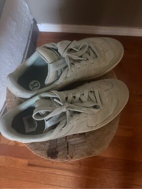 lululemon athletica Men's Sage Green Low-Top Sneakers
